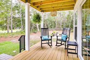 Cozy Cottage: Minutes to Downtown Southport!
