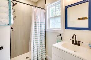 Cozy Cottage: Minutes to Downtown Southport!