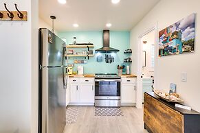 Cozy Cottage: Minutes to Downtown Southport!