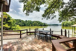 Waterfront Heathsville Cottage w/ Dock & Hot Tub!