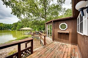 Waterfront Heathsville Cottage w/ Dock & Hot Tub!