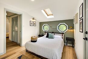 Waterfront Heathsville Cottage w/ Dock & Hot Tub!