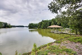 Waterfront Heathsville Cottage w/ Dock & Hot Tub!