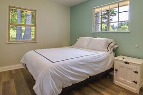 Oceanfront Smith River Cottage: Beach Access!