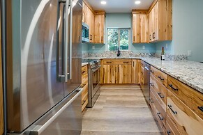 Oceanfront Smith River Cottage: Beach Access!