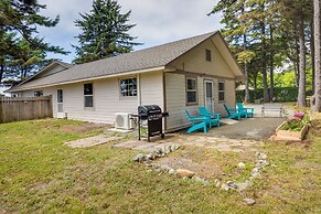 Oceanfront Smith River Cottage: Beach Access!
