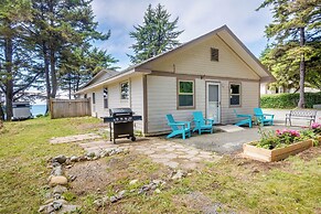 Oceanfront Smith River Cottage: Beach Access!