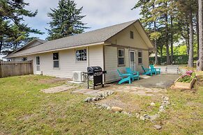 Oceanfront Smith River Cottage: Beach Access!