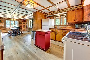 Pet-friendly Lyndon Station Cabin - Hike & Fish!