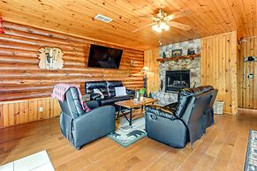 Pet-friendly Lyndon Station Cabin - Hike & Fish!