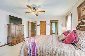 18 Mi to Table Rock Lake: Pet-friendly Ozark Home!