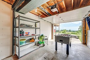 18 Mi to Table Rock Lake: Pet-friendly Ozark Home!
