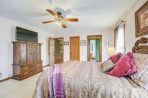 18 Mi to Table Rock Lake: Pet-friendly Ozark Home!