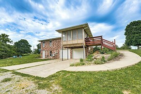 18 Mi to Table Rock Lake: Pet-friendly Ozark Home!