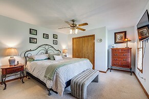 18 Mi to Table Rock Lake: Pet-friendly Ozark Home!