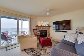 Beachfront Onekama Vacation Rental w/ Balcony!