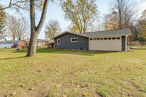 Lakefront Vacation Rental, 13 Mi to South Haven!