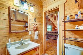 Cozy Log Cabin on 11 Acres: 3 Mi to Cherokee Lake!