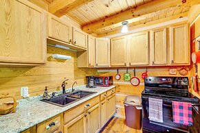 Cozy Log Cabin on 11 Acres: 3 Mi to Cherokee Lake!