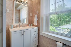 Ronks Vacation Rental: 2 Mi to Dutch Wonderland!