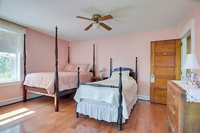 Ronks Vacation Rental: 2 Mi to Dutch Wonderland!