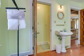 Ronks Vacation Rental: 2 Mi to Dutch Wonderland!