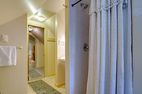 Ronks Vacation Rental: 2 Mi to Dutch Wonderland!