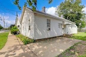 Cozy Downtown Sandusky Gem - 1 Mi to Lake Erie!