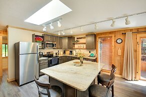 Unique Nordman Retreat 1 Mi to Priest Lake!