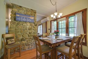 Beach & Kayaks: Waterfront Cabin on Lake Pleasant!