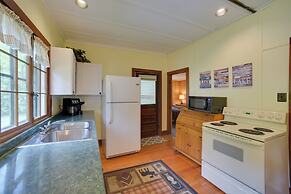 Beach & Kayaks: Waterfront Cabin on Lake Pleasant!