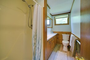 Beach & Kayaks: Waterfront Cabin on Lake Pleasant!
