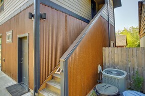 Modern White Salmon Apartment, Steps From Town