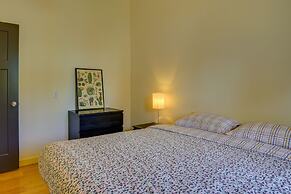 Modern White Salmon Apartment, Steps From Town