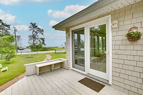 Kennebunkport Getaway w/ Grill: Walk to Beach!