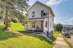 Charming Emporium Home Near Hiking Trails!