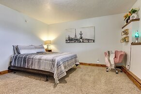 9 Mi to Helena: Mtn-view & Hot Tub at Huge Home