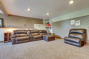 9 Mi to Helena: Mtn-view & Hot Tub at Huge Home