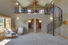 9 Mi to Helena: Mtn-view & Hot Tub at Huge Home