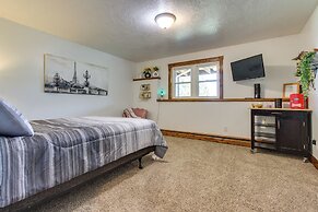 9 Mi to Helena: Mtn-view & Hot Tub at Huge Home