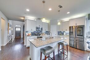 9 Mi to Frisco Square: Stylish Home w/ Backyard