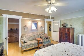 Algoma Victorian - Steps to Lake Michigan!