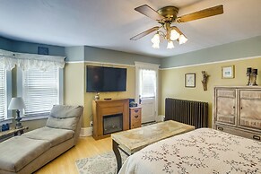 Algoma Victorian - Steps to Lake Michigan!