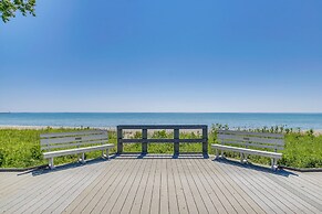 Algoma Victorian - Steps to Lake Michigan!