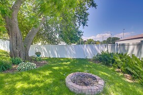 Algoma Victorian - Steps to Lake Michigan!