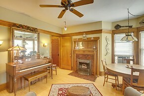 Algoma Victorian - Steps to Lake Michigan!