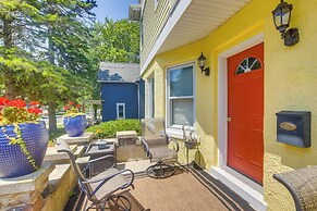 Algoma Victorian - Steps to Lake Michigan!