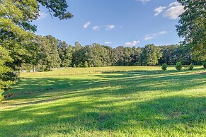 Tranquil Cottage in Virginia Countryside w/ Pond!