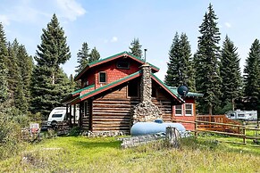 Creekside Clancy Cabin in Helena Natl Forest!