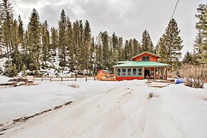 Creekside Clancy Cabin in Helena Natl Forest!